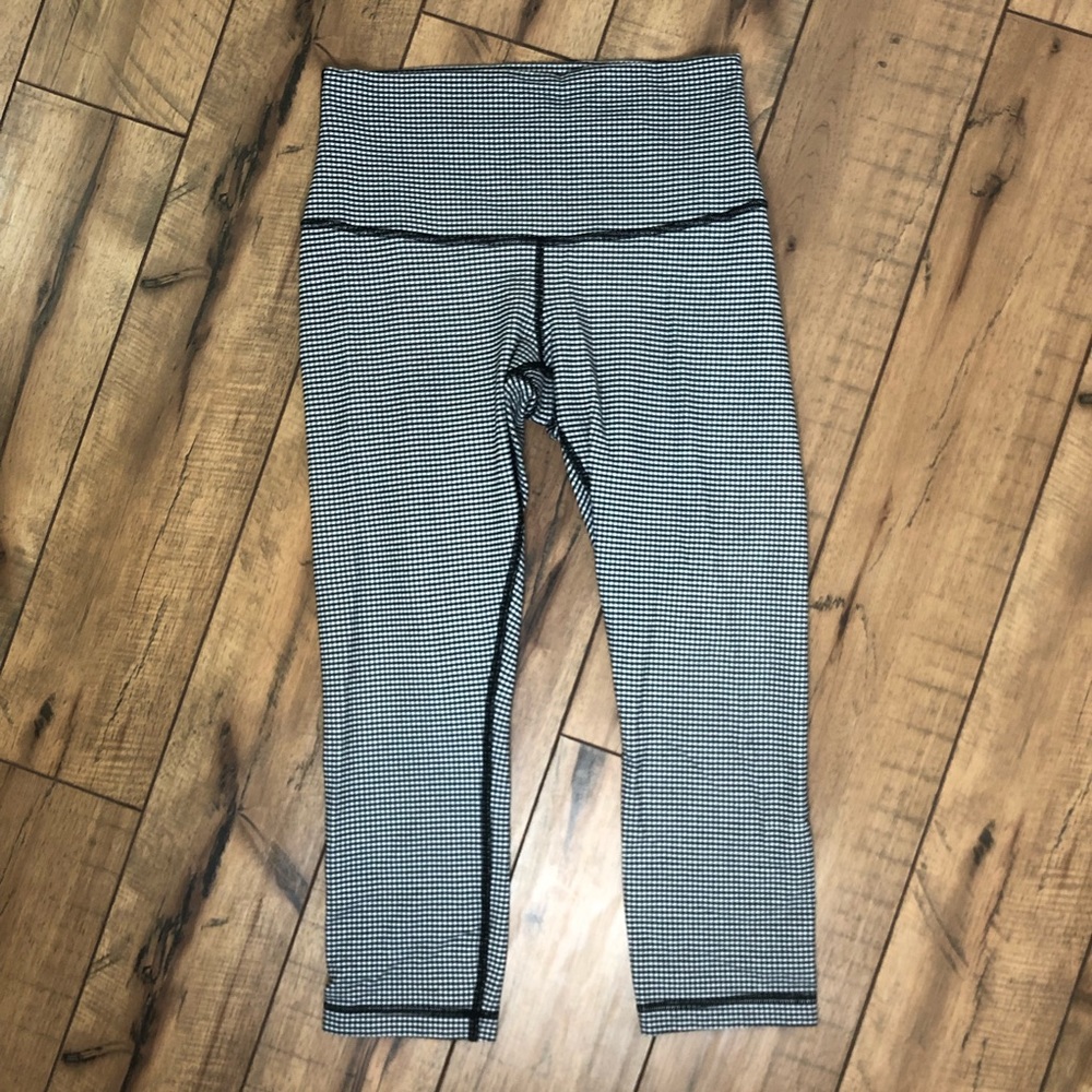 lululemon SZ 6 gingham cropped high rise legging